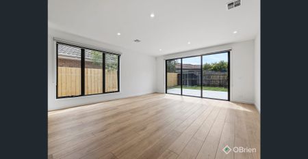 Brand New Contemporary Home in a Prime Highett Location - Photo 2