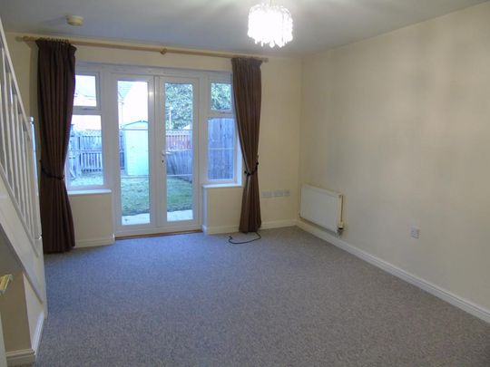 2 bedroom terraced house to rent - Photo 1