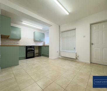 3 bedroom terraced house to rent - Photo 3