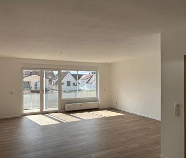 Helle und geräumige 3-Zimmer-Wohnung mit großem Balkon - Foto 3