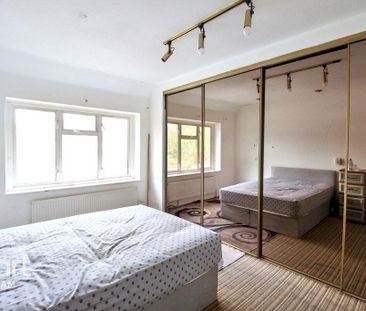 3 bedroom end of terrace house to rent - Photo 4