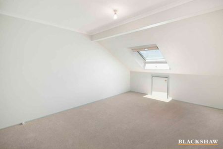 Spacious 2 Bedroom Unit - Photo 4