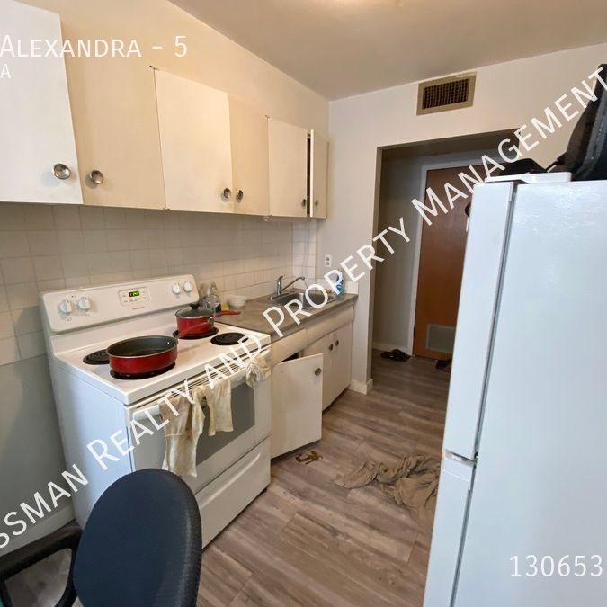 1 bed 1 bath apartment located in Pioneer Village, Regina, SK - Photo 1