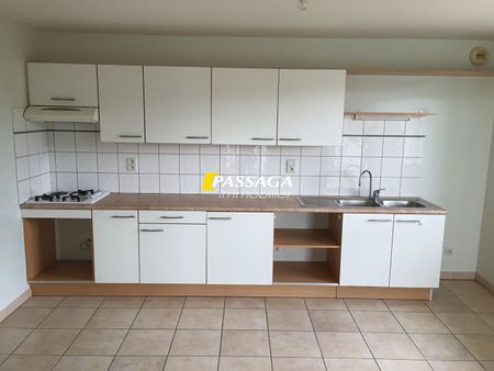 Location Appartement 4 pièces 124m² - Photo 3