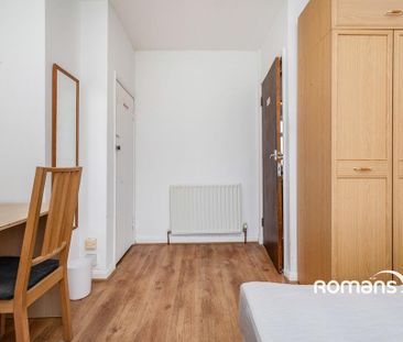 1 bedroom in a house share to rent - Photo 1