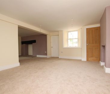 3 bed Cottage for let - Photo 2