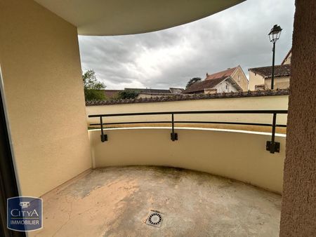 Location Appartement 2 pièces 47m² ST AMAND MONTROND 18200 - Photo 4