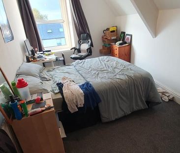 4 bedroom flat to rent - Photo 5