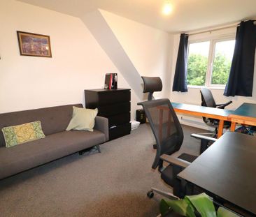 3 bedroom terraced house to rent - Photo 5