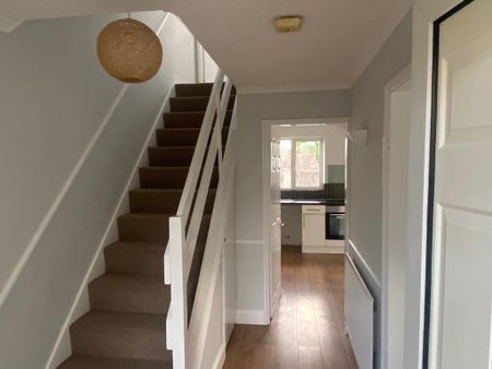 3 bedroom detached house to rent - Photo 4