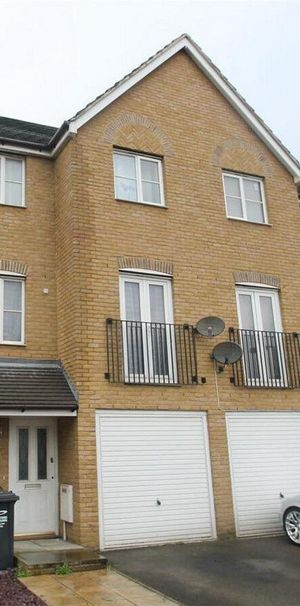 3 bedroom townhouse to rent - Photo 1