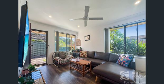 Freshly Updated 2 Bedroom Villa in a Quiet, Convenient Location - Photo 1