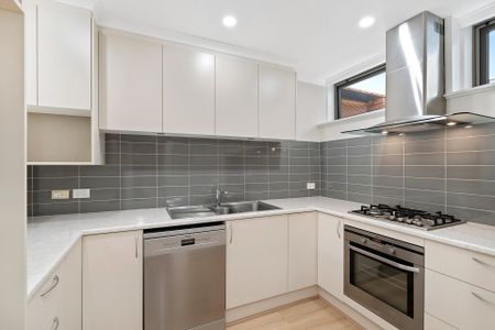 2/26 Gordon Street, Balwyn - Photo 5