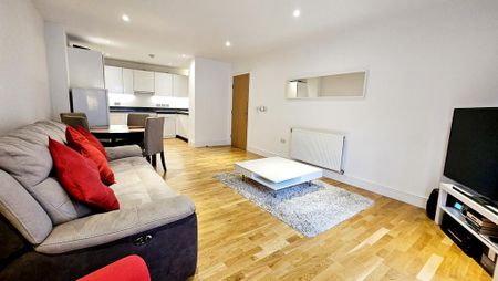 3 bedroom flat to rent - Photo 2