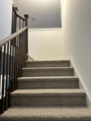 Townhouse For Lease | X7396982 - Photo 1