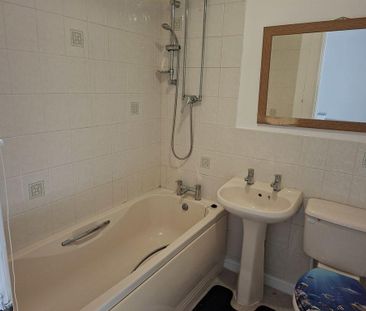 2 bedroom terraced house to rent - Photo 3