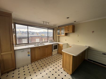 You'll Love, Living Here! - Photo 4