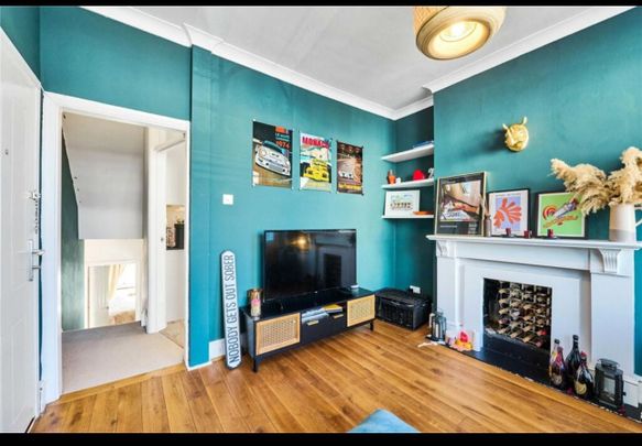 2 Bed Flat, Rosebury Road, SW6 - Photo 1