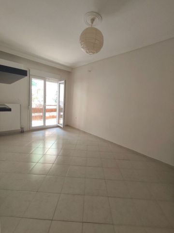 Studio/Γκαρσονιέρα για ενοικίαση Κέντρο (Χαριλάου) - Photo 4
