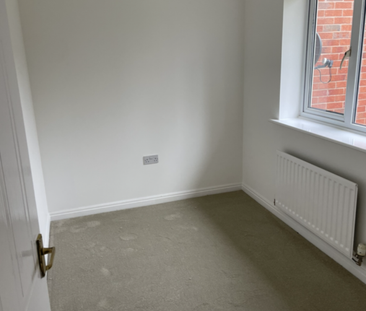 Thee Bedrooms & Three Bathroom House with Two Parking Spaces for Re... - Photo 2