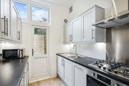 2 bedroom flat to rent - Photo 3