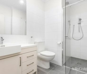 Three Bedroom Townhouse - Photo 3