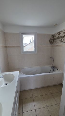 Location Maison 6 pièces 167m² MAGNY LE HONGRE 77700 - Photo 5