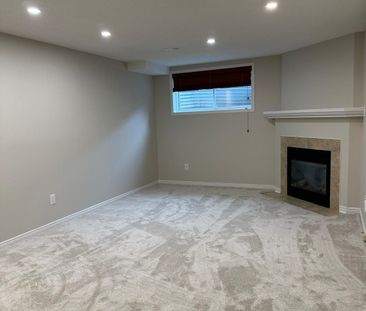 For Lease - 252 Badgeley Avenue, Kanata, Ontario - Photo 2