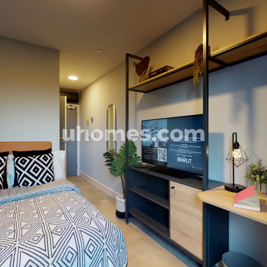 2 Bed Apartment - Photo 1
