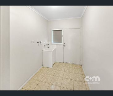 2/47 North Street, Hadfield, Vic 3046 - Photo 2