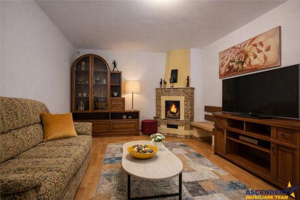 Vila cu 5 camere si garaj propriu, Centrul Istoric Drumul P - Fotografie 1