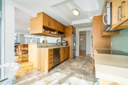 For Lease - 211 Queens Quay Unit# 1108, Toronto, Ontario - Photo 3