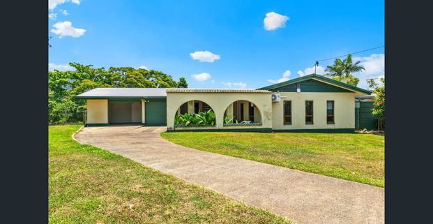Family home with large yard - Photo 1