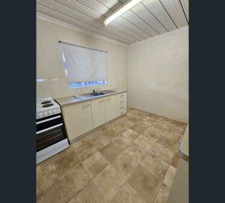 2/17 Grimstead Street, Bundaberg West, Qld 4670 - Photo 2