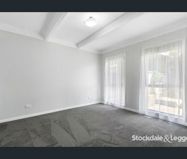 Large Family Living - Photo 6