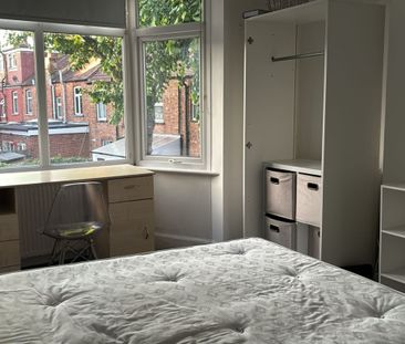 Beautiful room available near Middlesex University - Photo 4