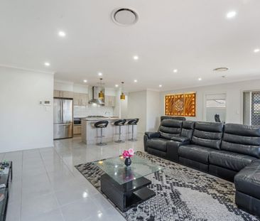 Modern Four Bedroom Family Home! - Photo 5