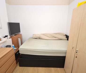 4 Bed Terraced House, Sherrard Road, E12 - Photo 6