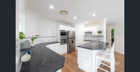 Family Home in the Heart of Dora Creek - Photo 3