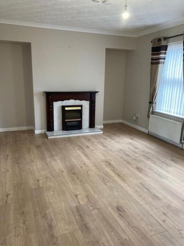 42 Beresford Avenue, Coleraine, BT52 1HJ - Photo 2