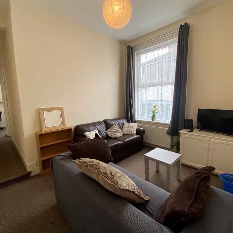 6 bedroom end of terrace house to rent - Photo 1