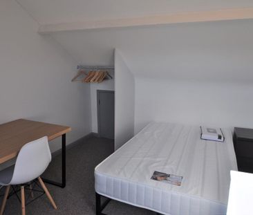 4 bedroom terraced house to rent - Photo 6