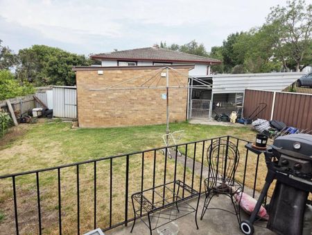 3 B/R BRICK VENEER HOME WITH REMODELED INTERIOR OPEN LIVING AND STYLISH KITCHEN PLUS GARAGE & CARPORT - Photo 4