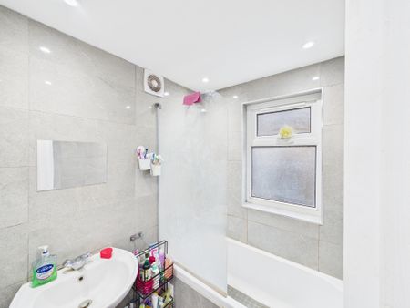 Coxmount Road, London, SE7 - Photo 4