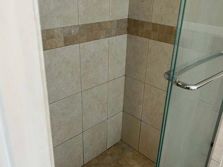 For Lease - 40 Deevale Road Unit# Lower, Toronto, Ontario - Photo 4