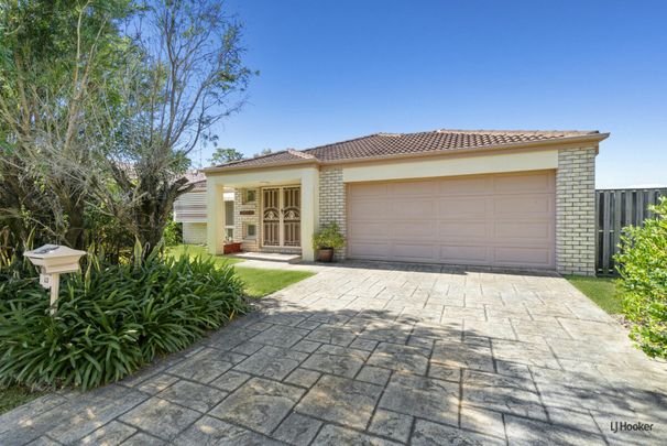 Spacious 4-Bedroom Family Home � Walk to John Flynn Hospital - Photo 1