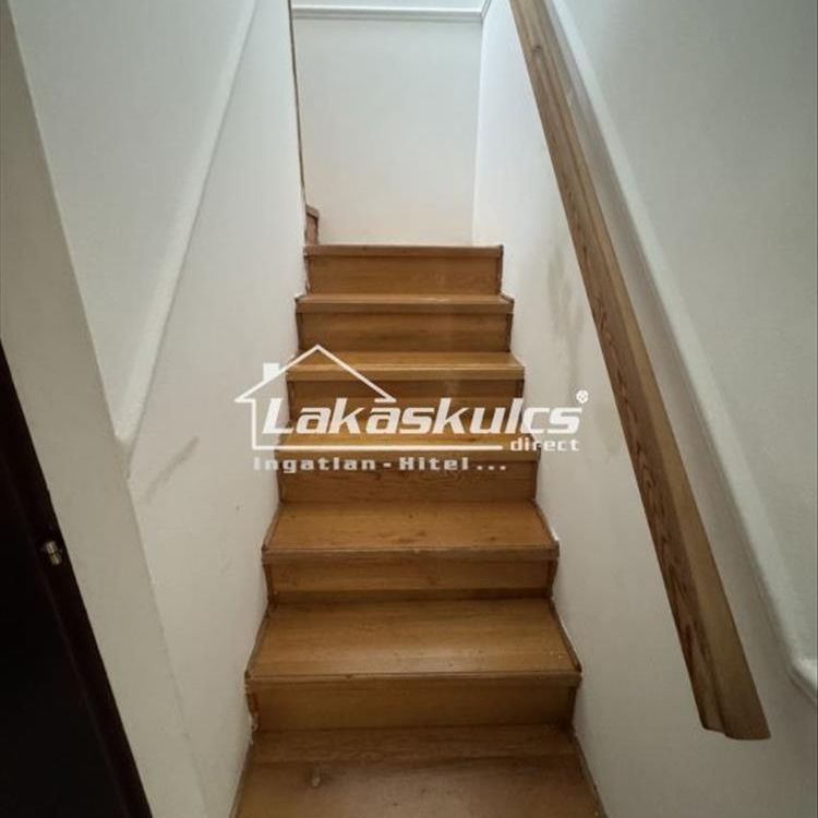 Kiadó átlagos állapotú lakás - Sopron - Fotó 1