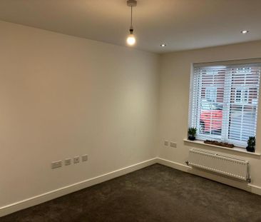 3 bedroom end of terrace house to rent - Photo 5