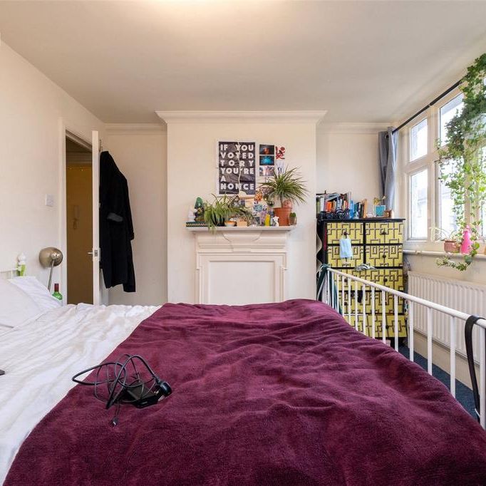 3 bedroom flat to rent - Photo 1