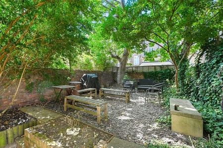 Coningham Road, London, W12 - Photo 2